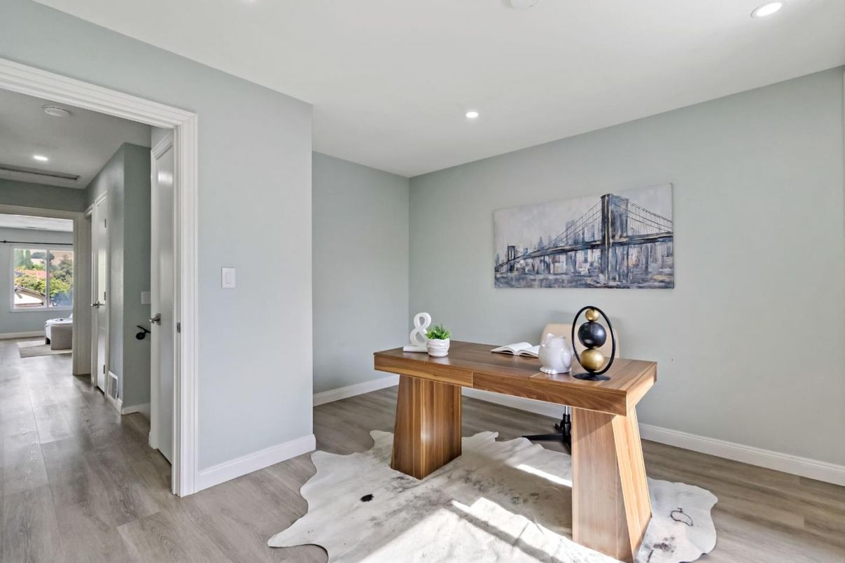 Home Office, Interior, Recessed Lighting, Wood Texture Flooring