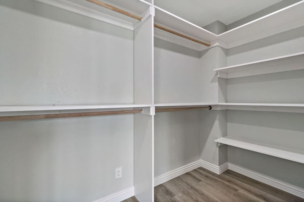 Interior, Walk-in Closets, Wood Texture Flooring