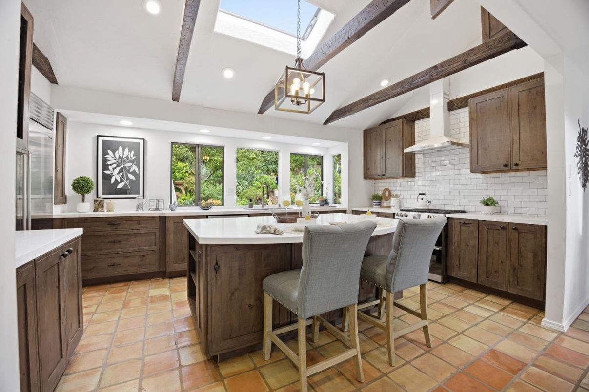 Interior, Kitchen, Pendant Lights, Recessed Lighting, Wooden Beams