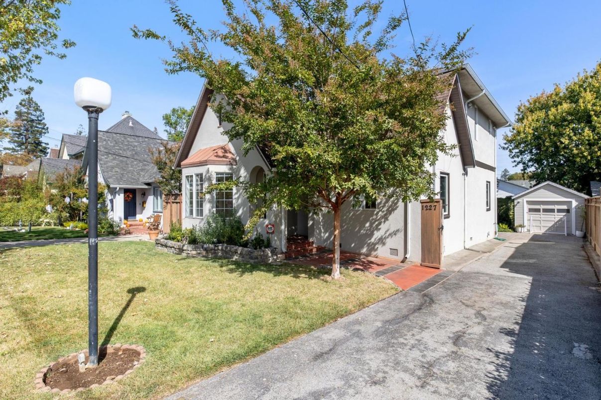 Backyard, Detached Garage, Exterior