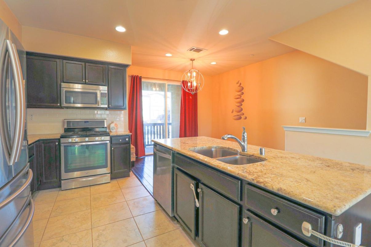 Chandelier, Interior, Kitchen, Recessed Lighting, Stainless Steel Appliances
