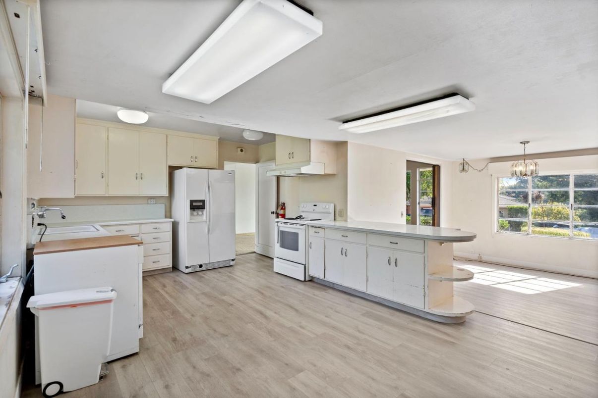 Interior, Kitchen, Pendant Lights, Wood Texture Flooring