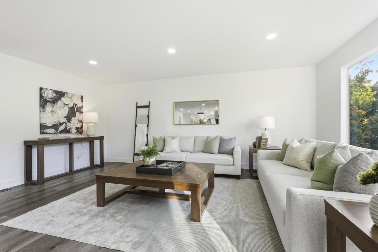 Interior, Living room, Recessed Lighting, Wood Texture Flooring