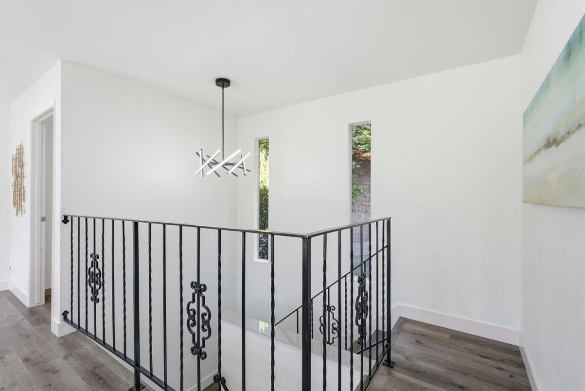Interior, Pendant Lights, Wood Texture Flooring