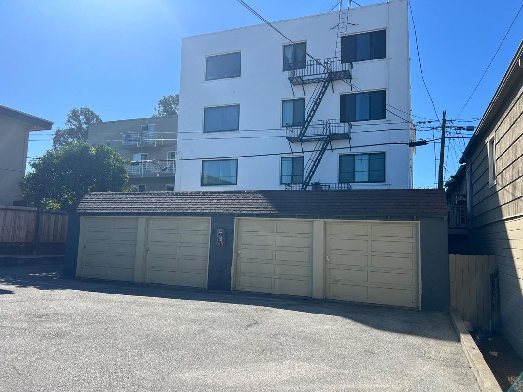 Attached, Exterior, Facade, Modern