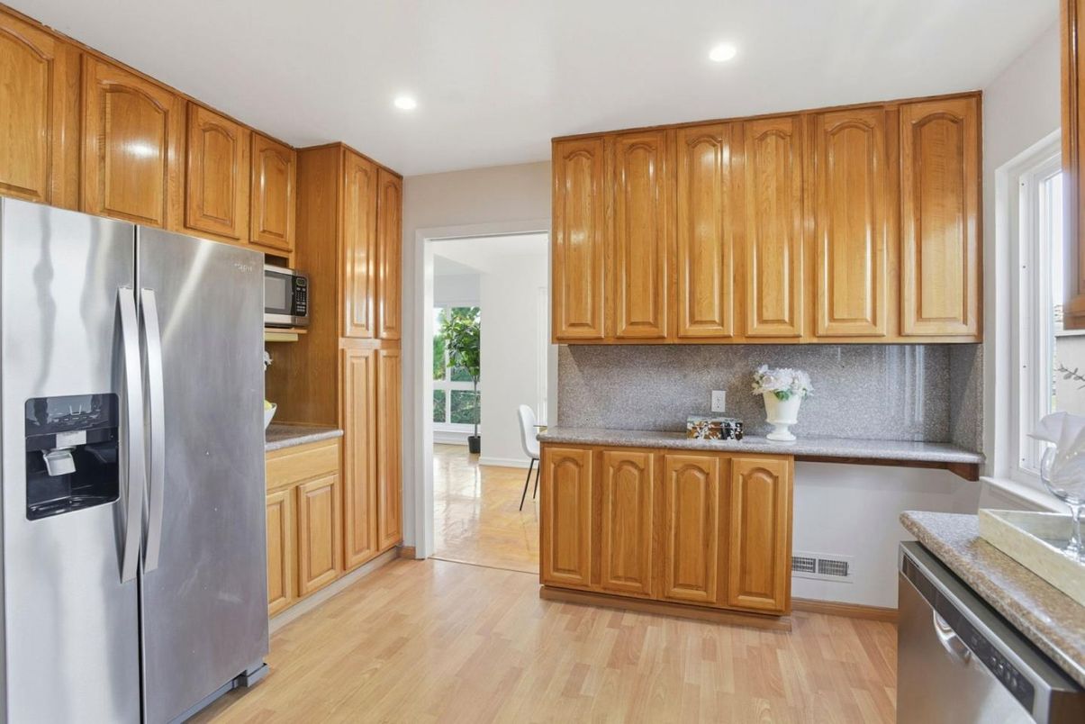 Interior, Kitchen, Recessed Lighting, Wood Texture Flooring