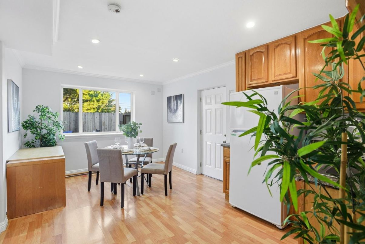 Dining room, Interior, Recessed Lighting, Wood Texture Flooring