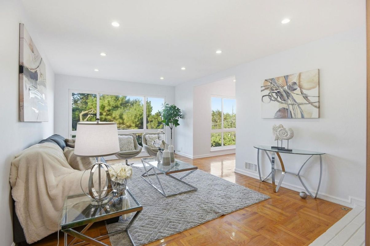 Interior, Living room, Recessed Lighting, Wood Texture Flooring