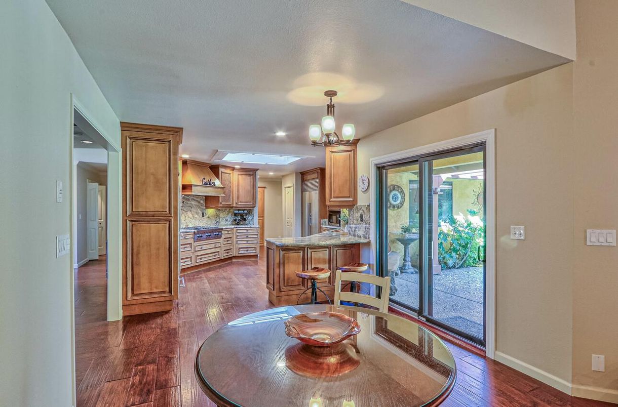 Chandelier, Dining room, Interior, Kitchen, Recessed Lighting, Wood Texture Flooring