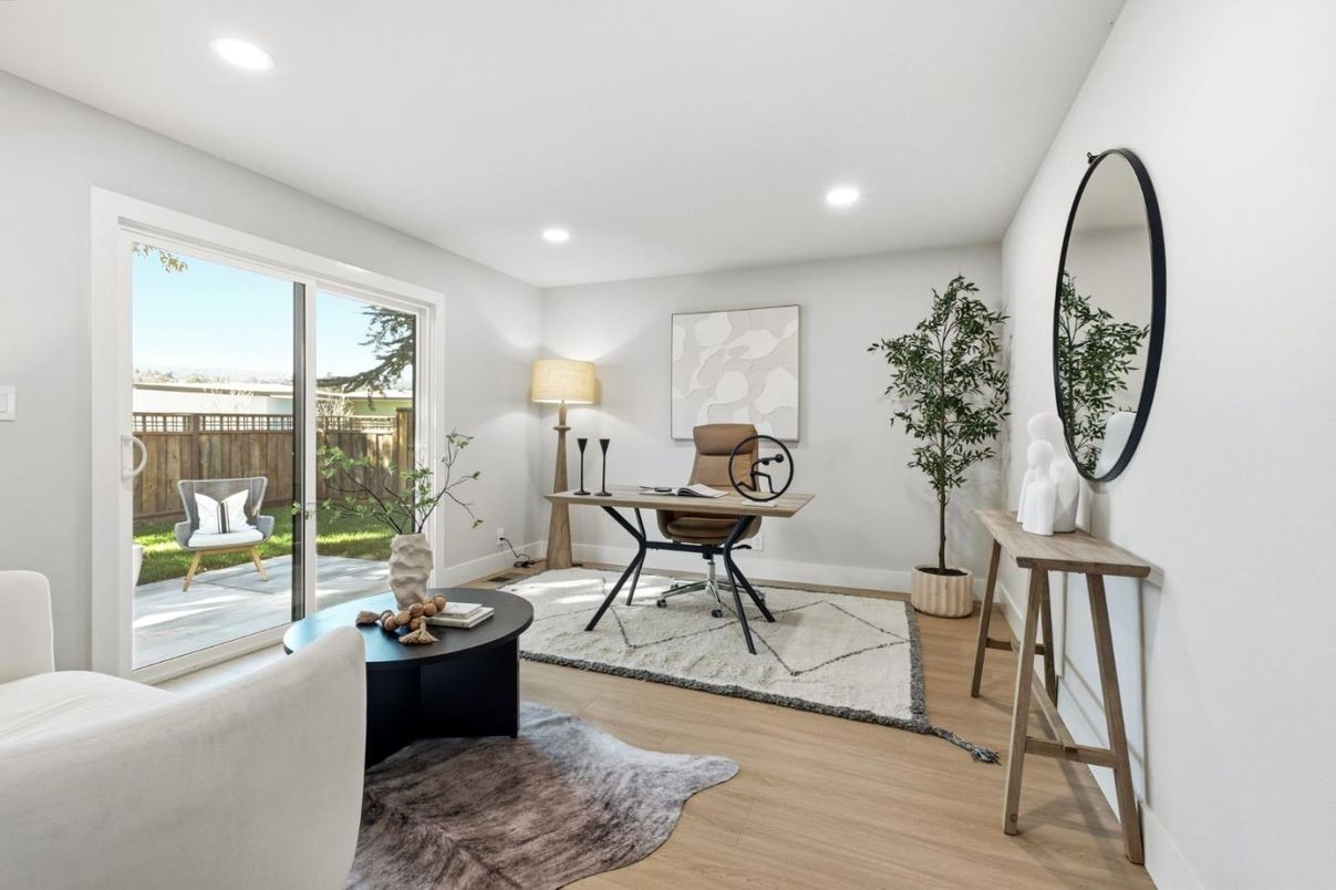 Home Office, Interior, Recessed Lighting, Wood Texture Flooring