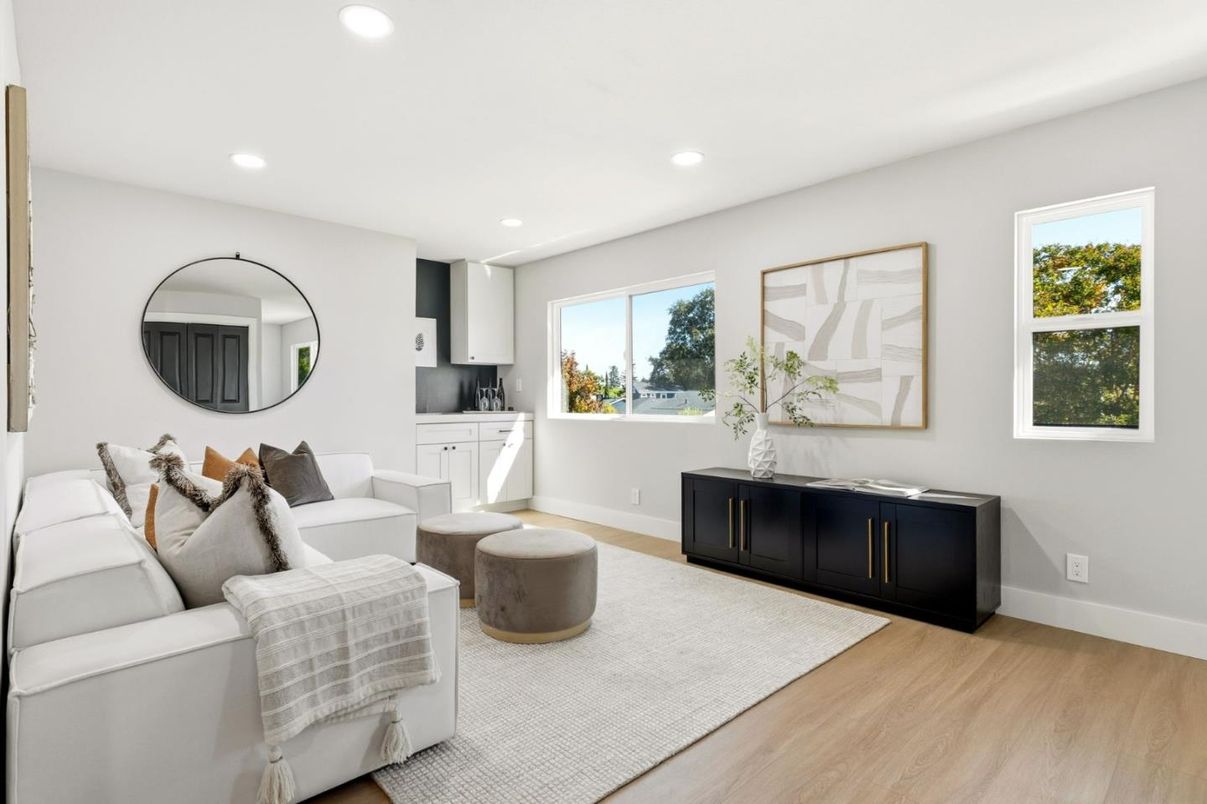 Interior, Living room, Recessed Lighting, Wood Texture Flooring