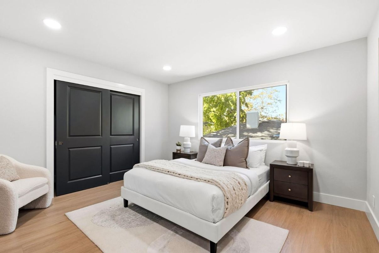 Bedroom, Interior, Recessed Lighting, Wood Texture Flooring