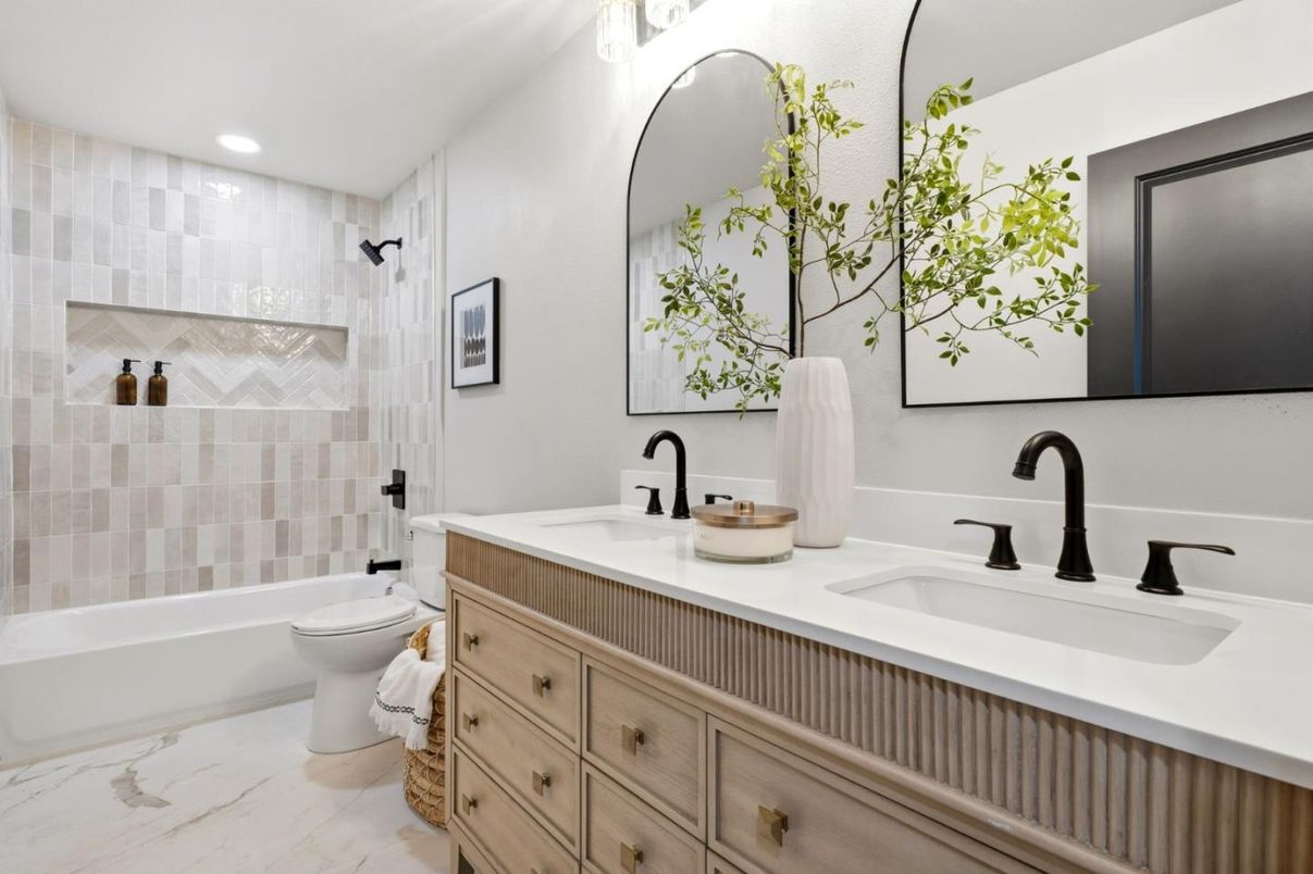 Bathroom, Dual Sink Vanities, Interior, Marble, Recessed Lighting