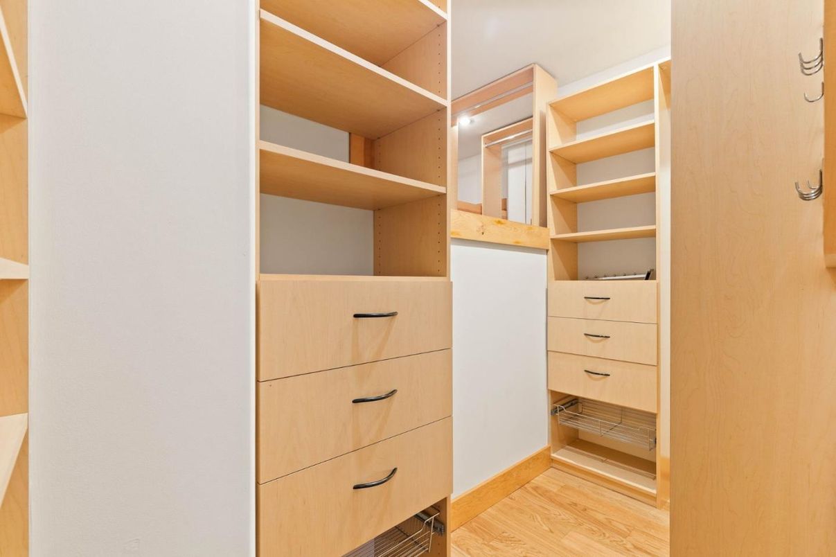 Interior, Walk-in Closets, Wood Texture Flooring