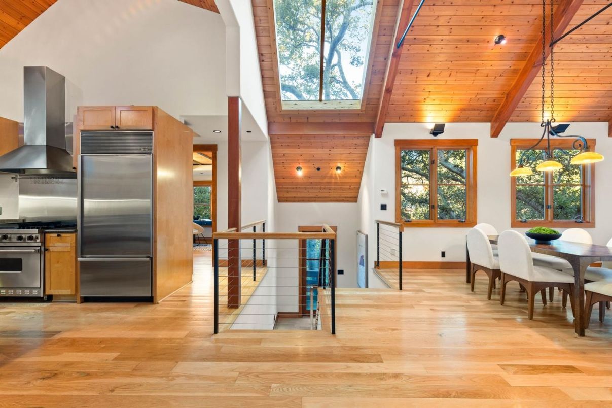 Dining room, Interior, Kitchen, Pendant Lights, Stainless Steel Appliances, Wooden Beams, Wooden Ceilings, Wood Texture Flooring