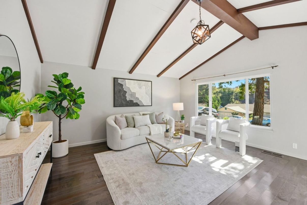 Interior, Living room, Pendant Lights, Wooden Beams, Wood Texture Flooring