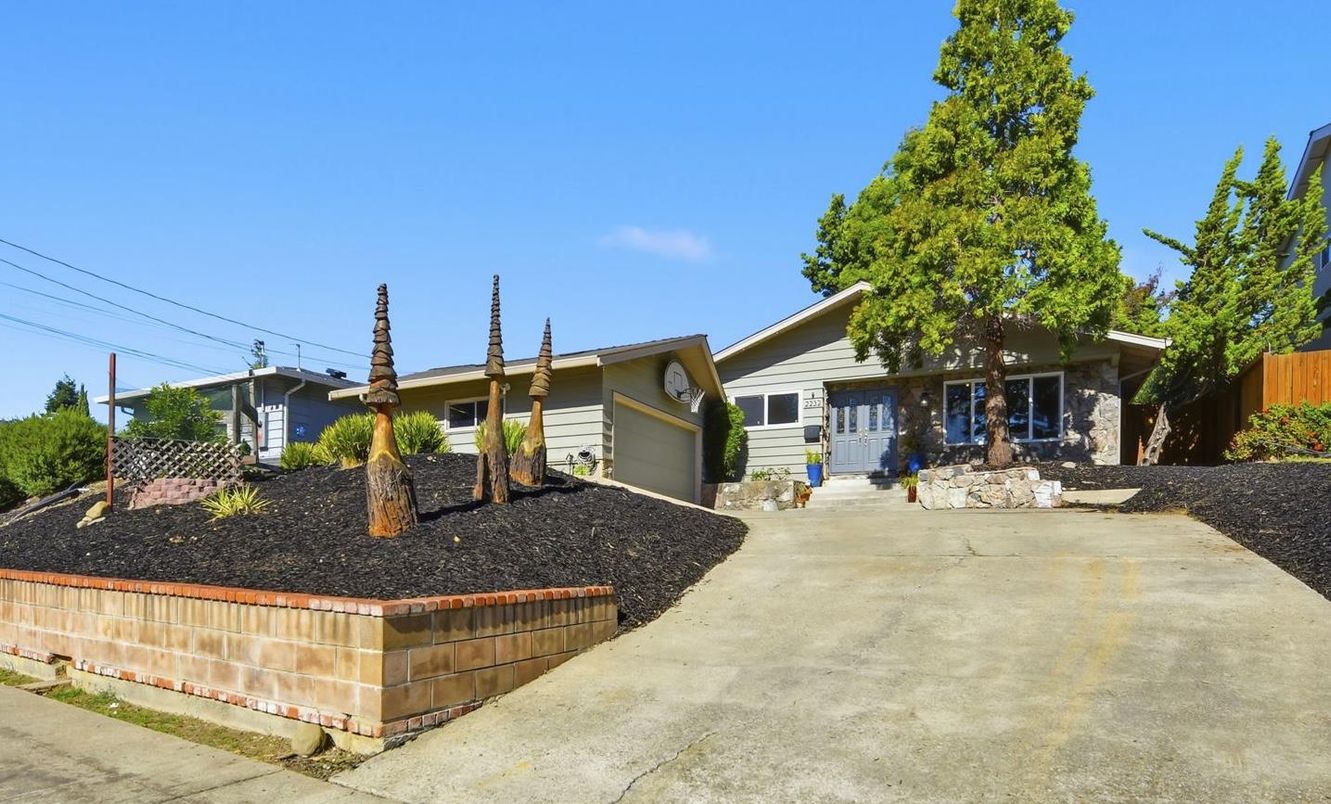 Backyard, Detached Garage, Exterior