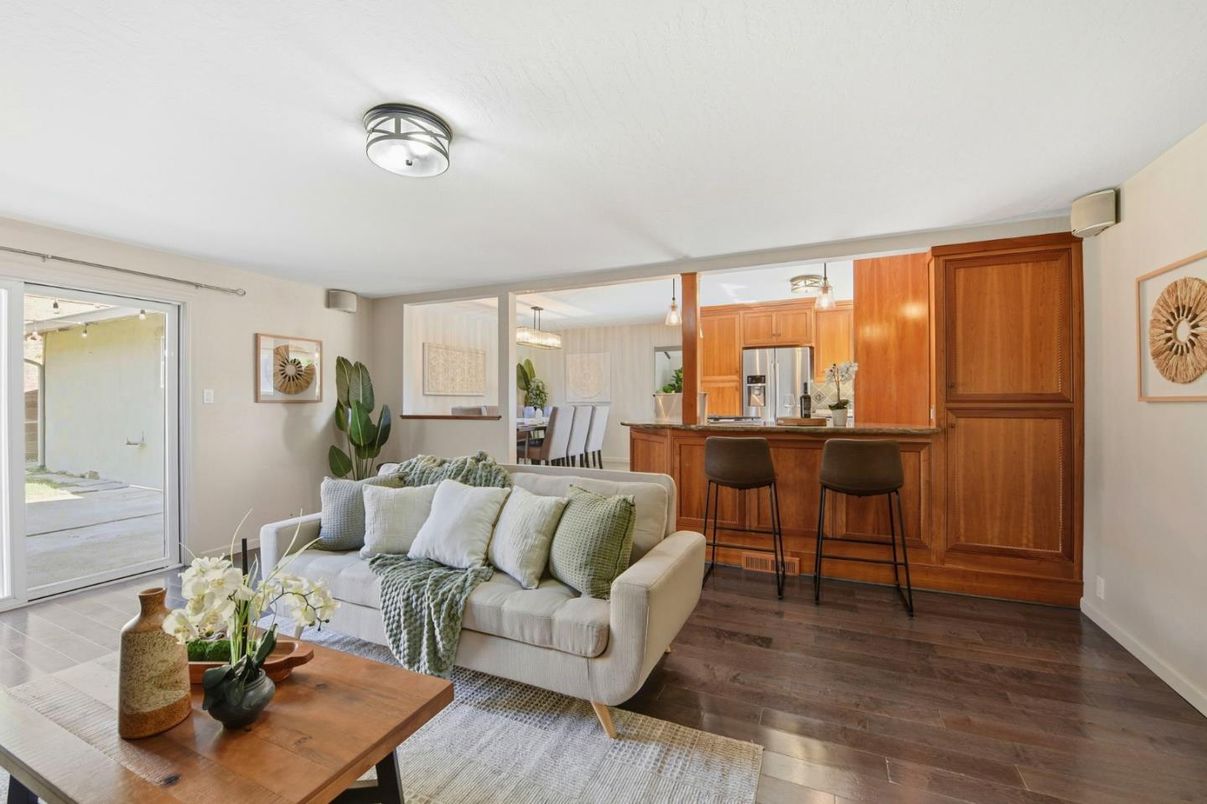 Dining room, Interior, Kitchen, Living room, Pendant Lights, Stainless Steel Appliances, Wood Texture Flooring