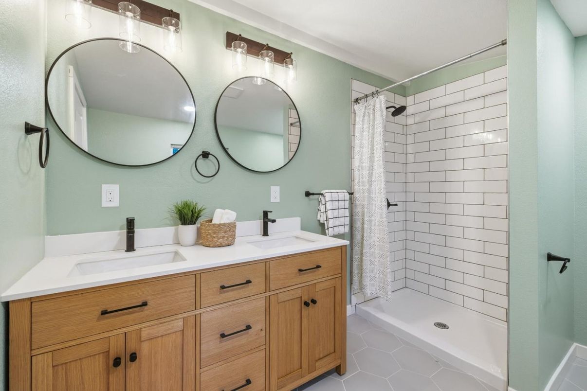 Bathroom, Dual Sink Vanities, Interior