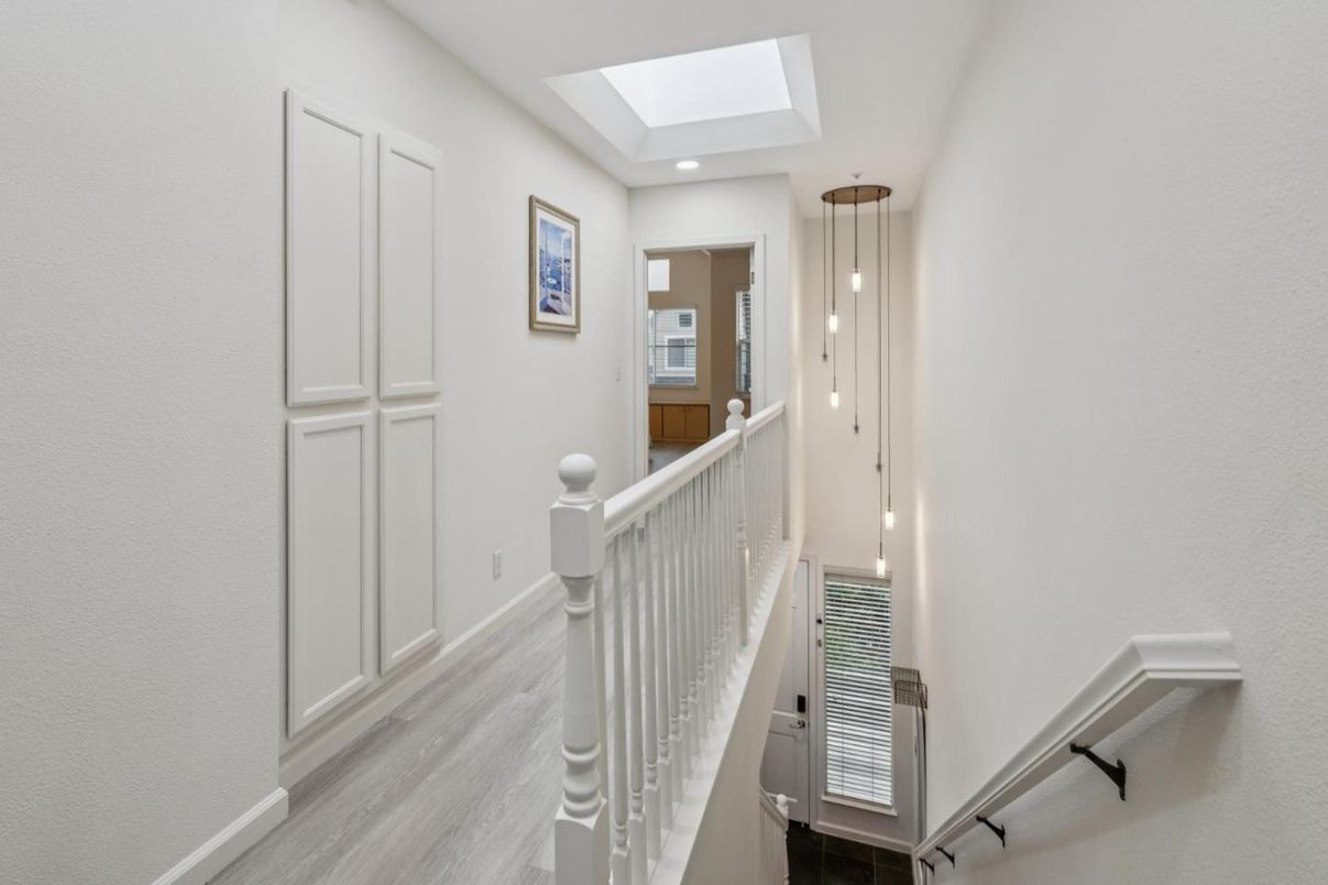 Interior, Pendant Lights, Recessed Lighting, Wood Texture Flooring