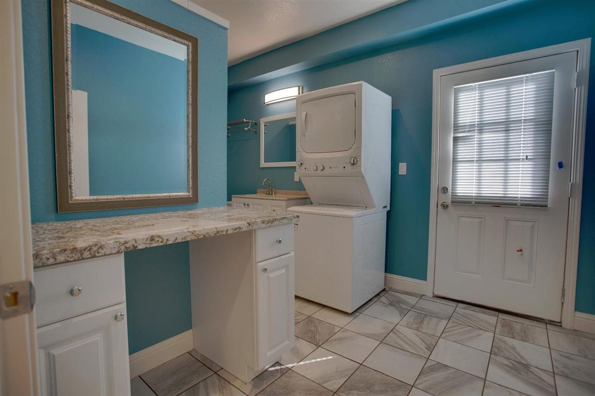 Bathroom, Interior, Utility Closets, Washer