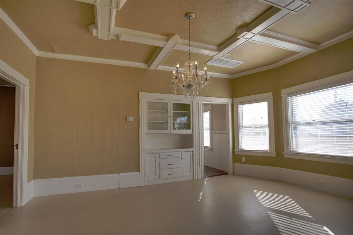 Chandelier, Empty room, Interior
