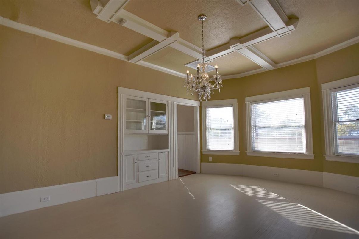 Chandelier, Empty room, Interior
