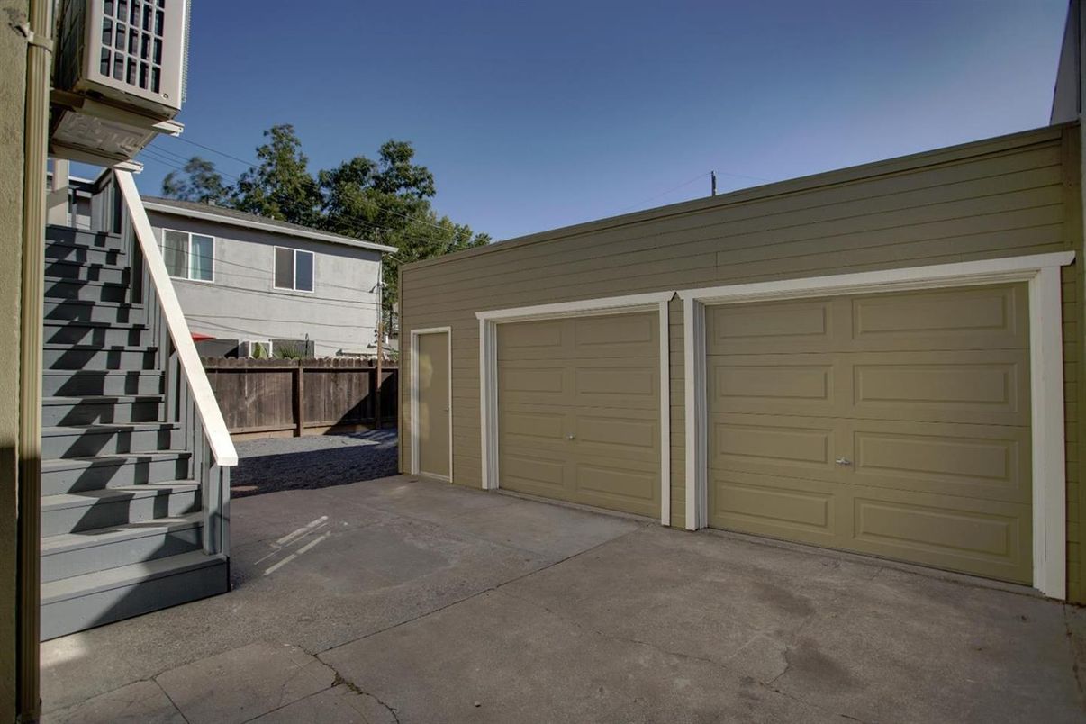Detached Garage, Exterior
