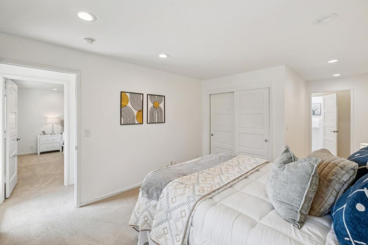 Bedroom, Interior, Recessed Lighting