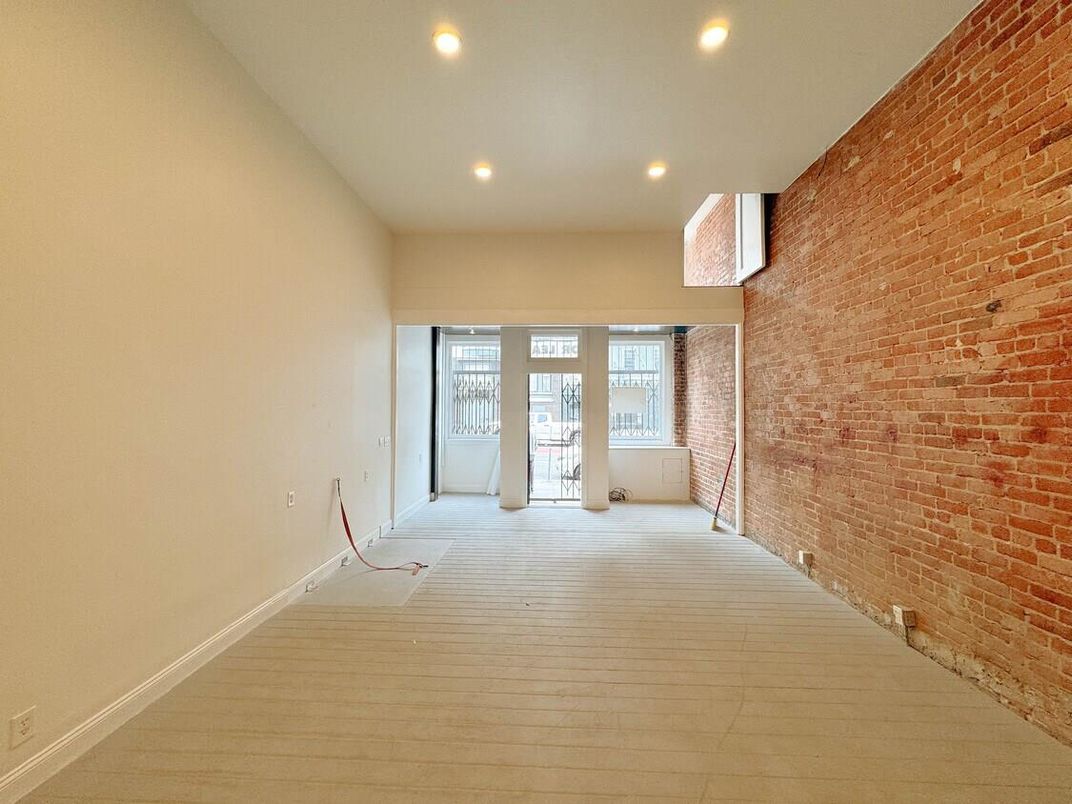 Empty room, Interior, Recessed Lighting, Stone Walls