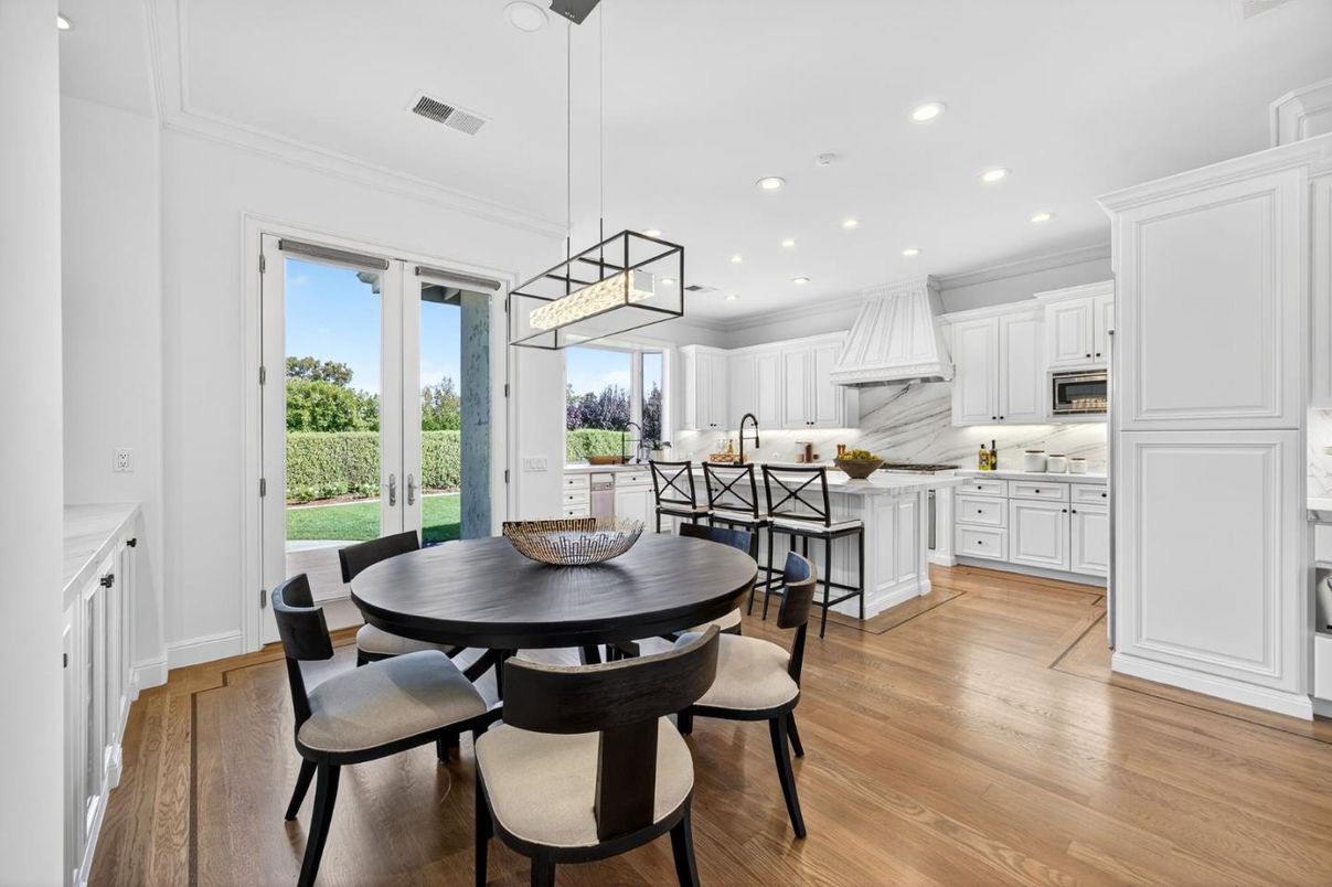 Dining room, Interior, Kitchen, Pendant Lights, Recessed Lighting, Wood Texture Flooring