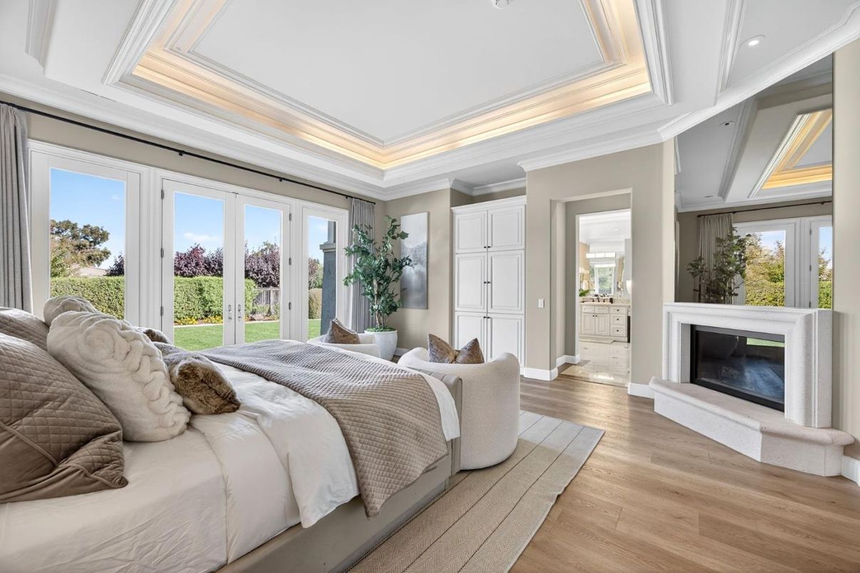 Bedroom, Fireplace, Interior, Recessed Lighting, Wood Texture Flooring