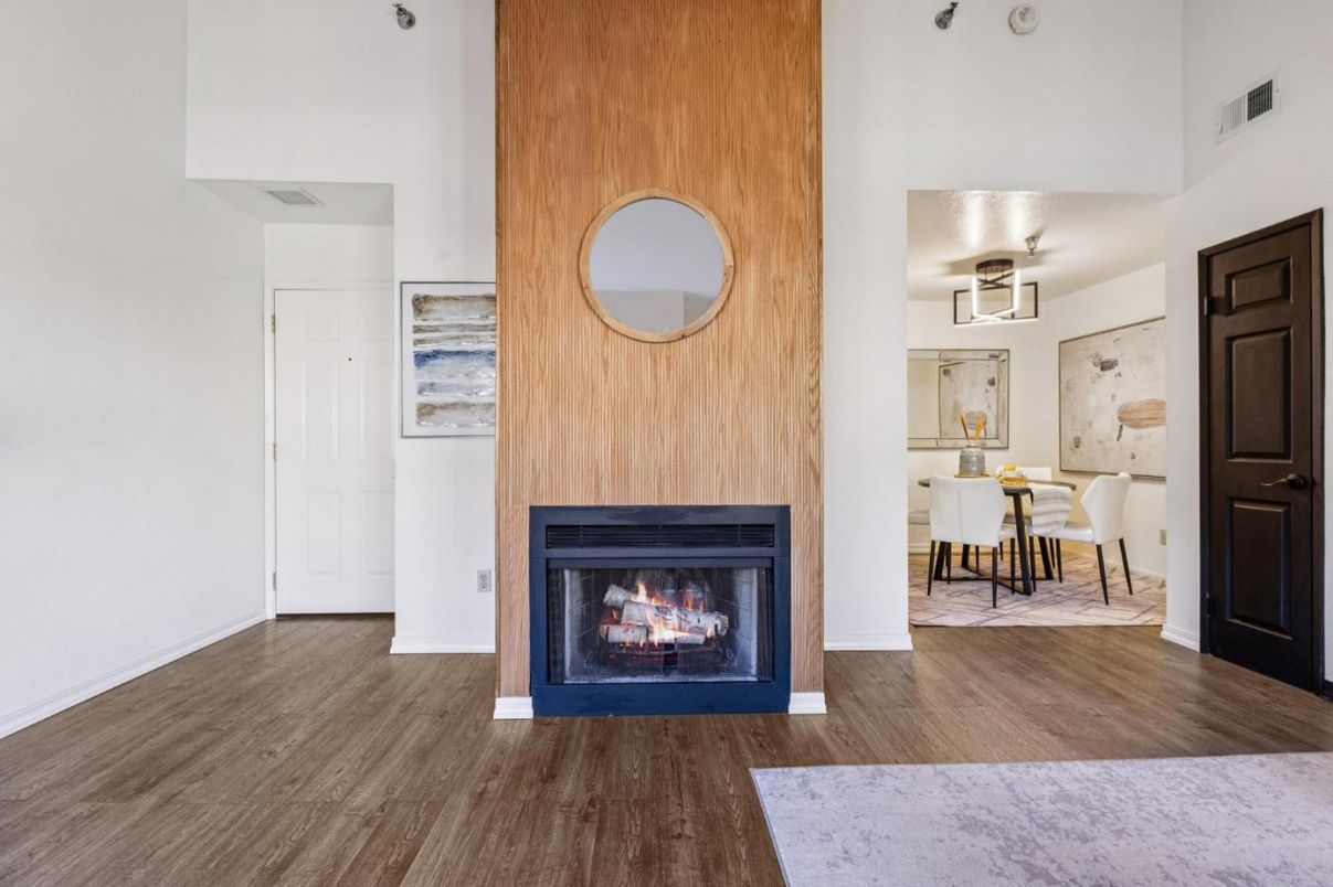 Chandelier, Dining room, Fireplace, Interior, Wood Texture Flooring
