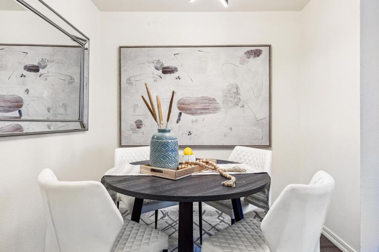 Dining room, Interior