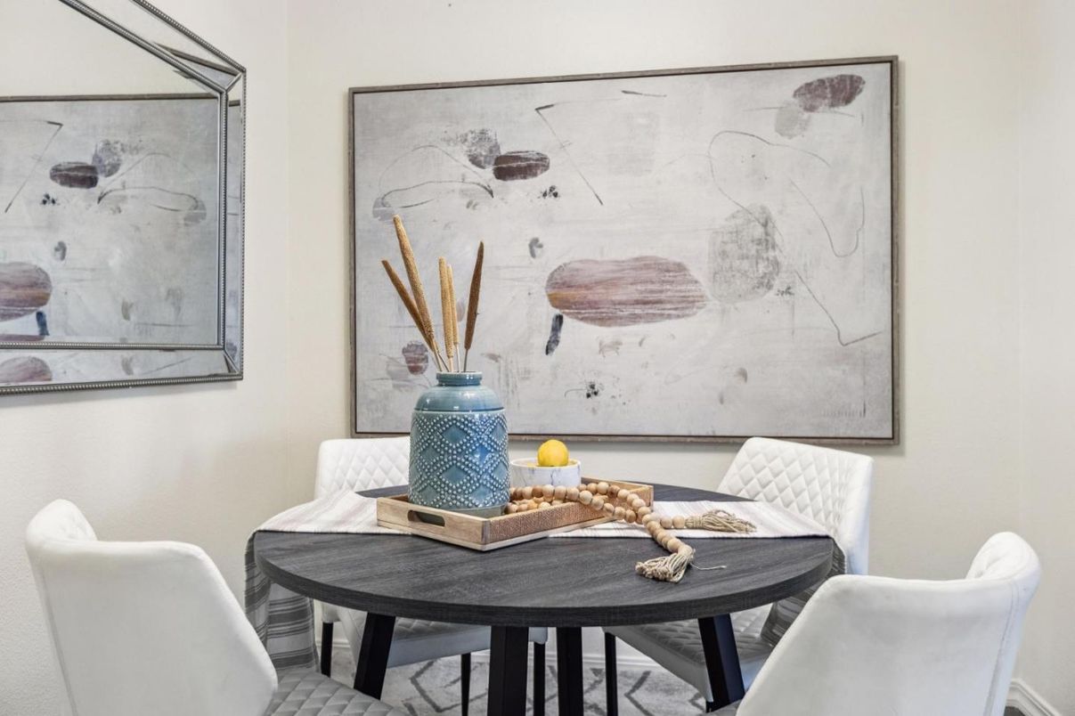 Dining room, Interior