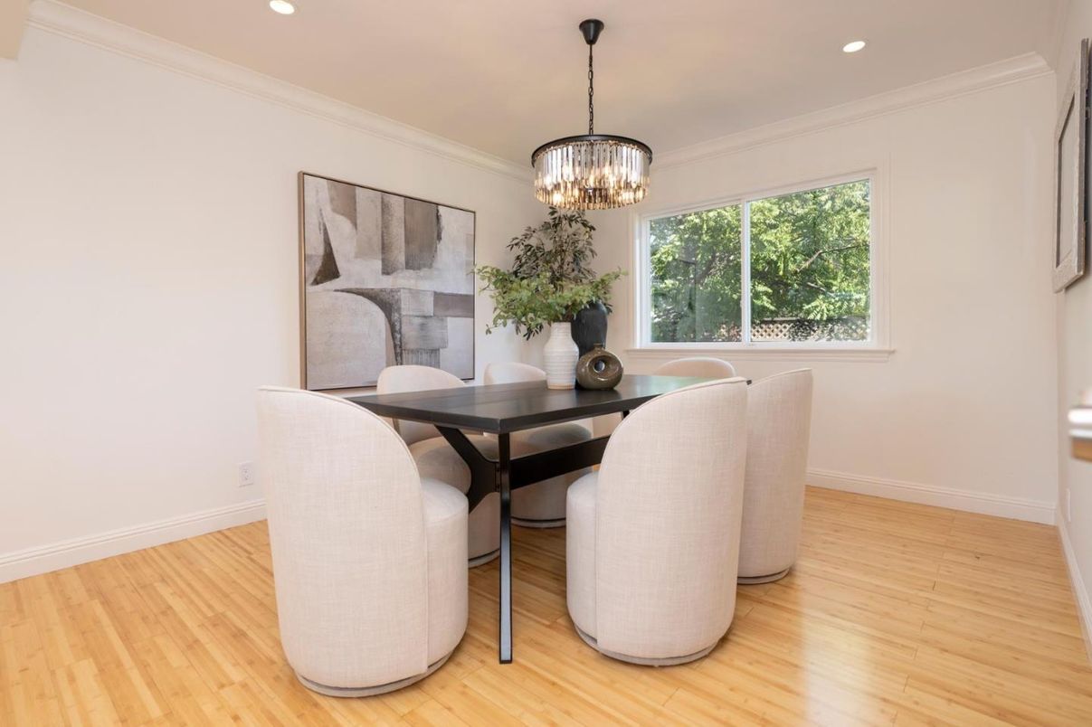 Chandelier, Dining room, Interior, Recessed Lighting, Wood Texture Flooring