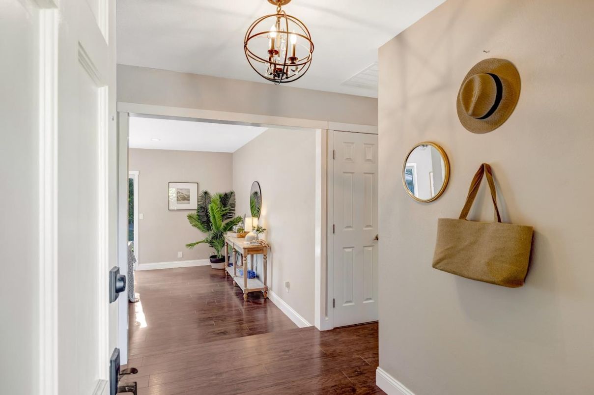 Chandelier, Interior, Wood Texture Flooring