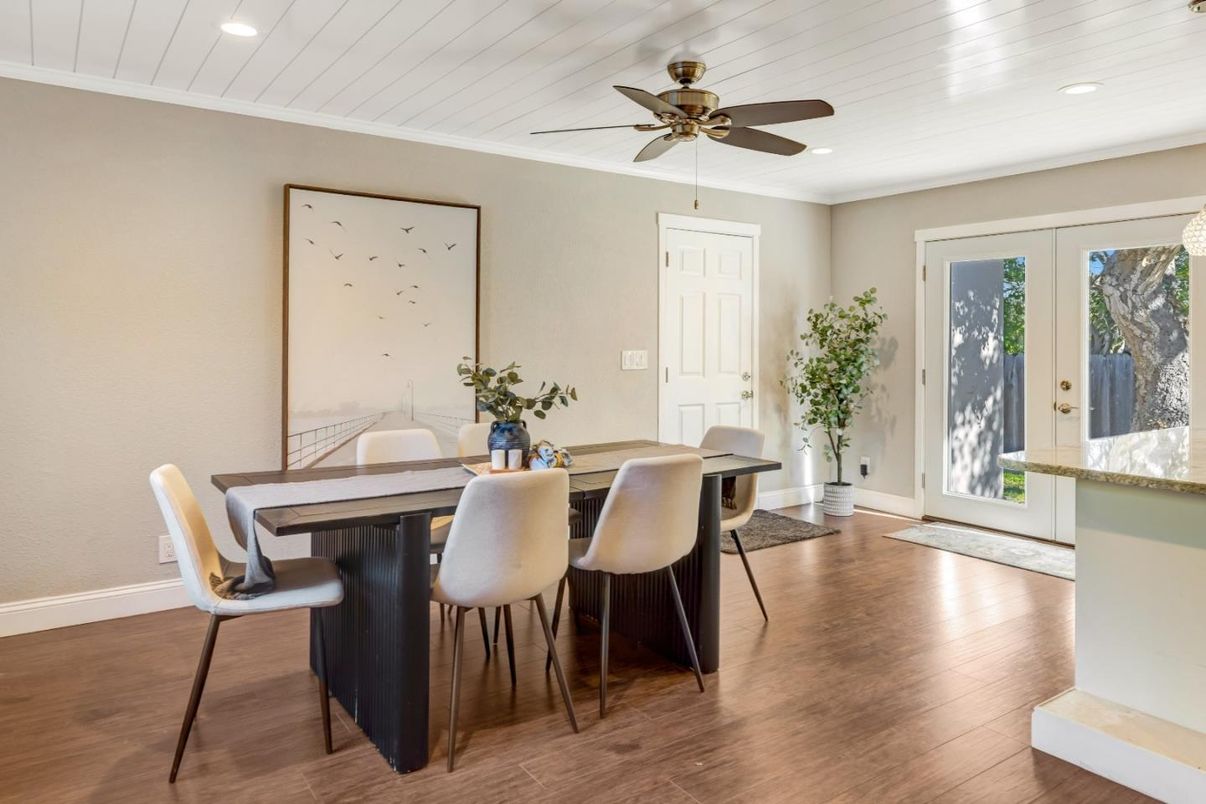 Dining room, Interior, Recessed Lighting, Wood Texture Flooring