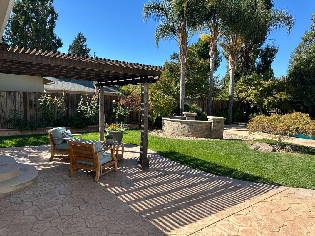 Backyard, Exterior, Outdoor Kitchen