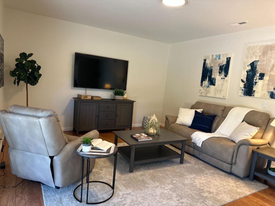 Interior, Living room, Recessed Lighting, Wood Texture Flooring