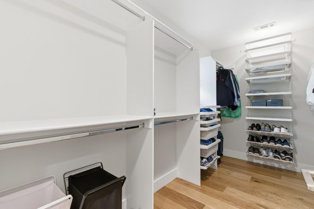 Interior, Walk-in Closets, Wood Texture Flooring