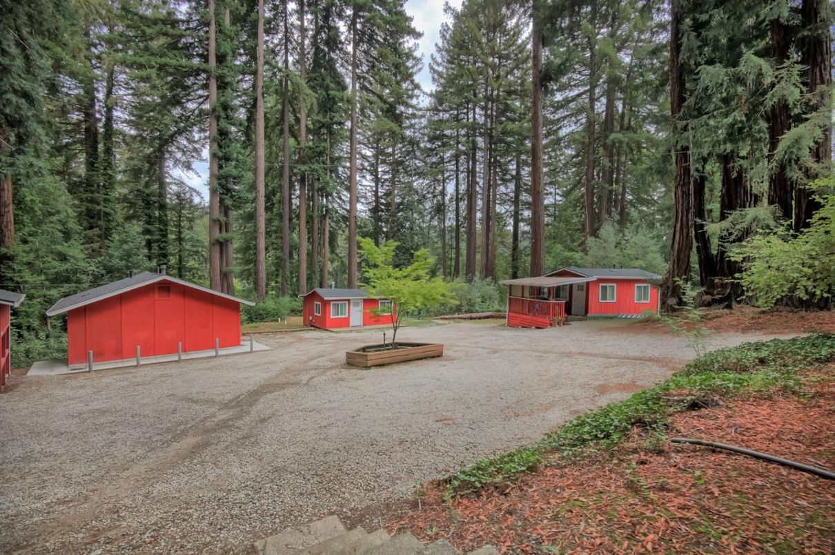 Backyard, Detached Garage, Exterior