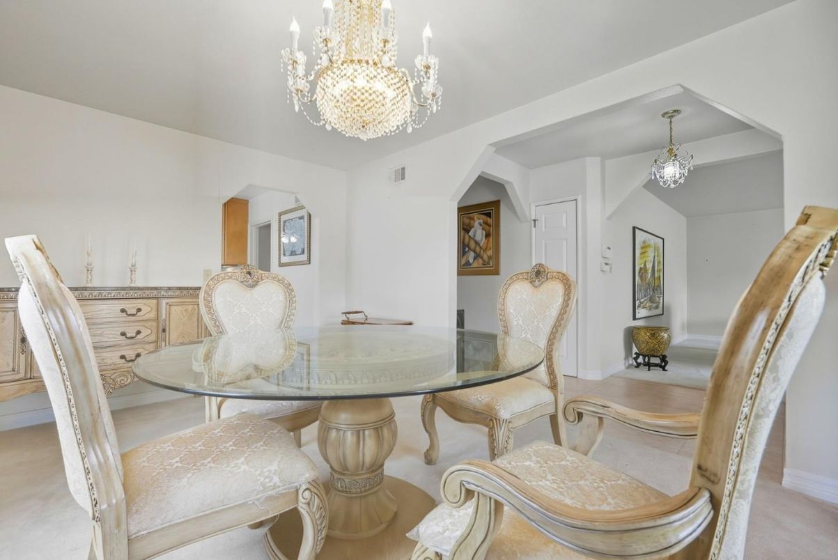 Chandelier, Dining room, Interior