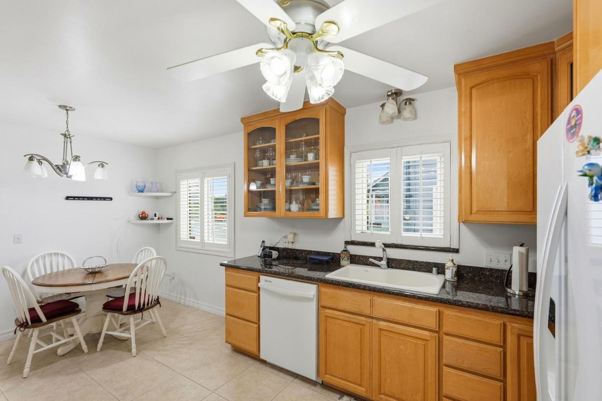 Dining room, Interior, Kitchen, Pendant Lights