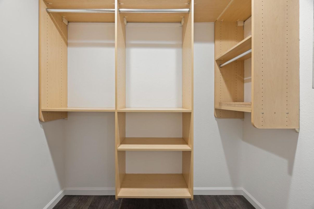 Interior, Walk-in Closets, Wood Texture Flooring