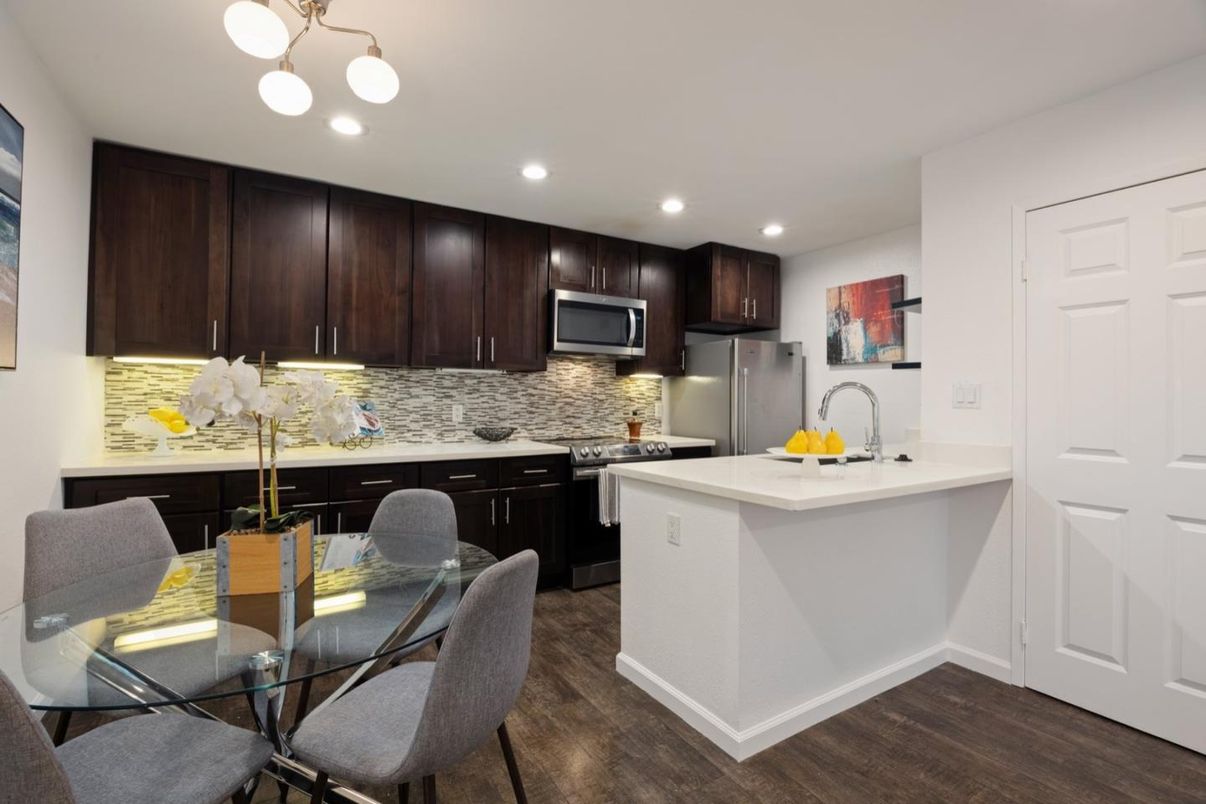 Dining room, Interior, Kitchen, Recessed Lighting, Wood Texture Flooring