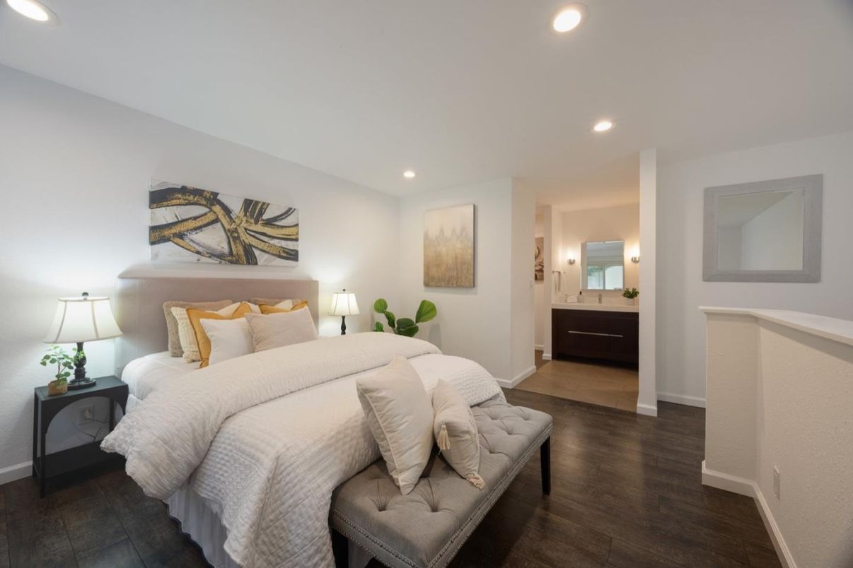 Bedroom, Interior, Recessed Lighting, Wood Texture Flooring