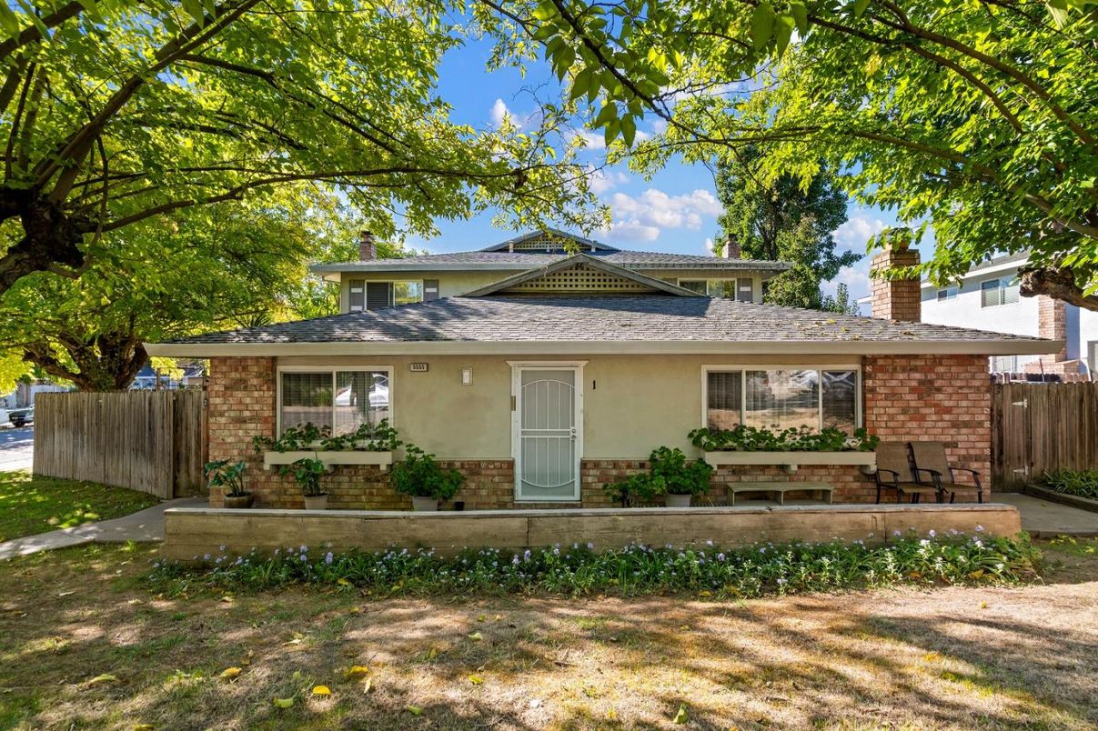 Exterior, Facade, Brick Facade, Split Level