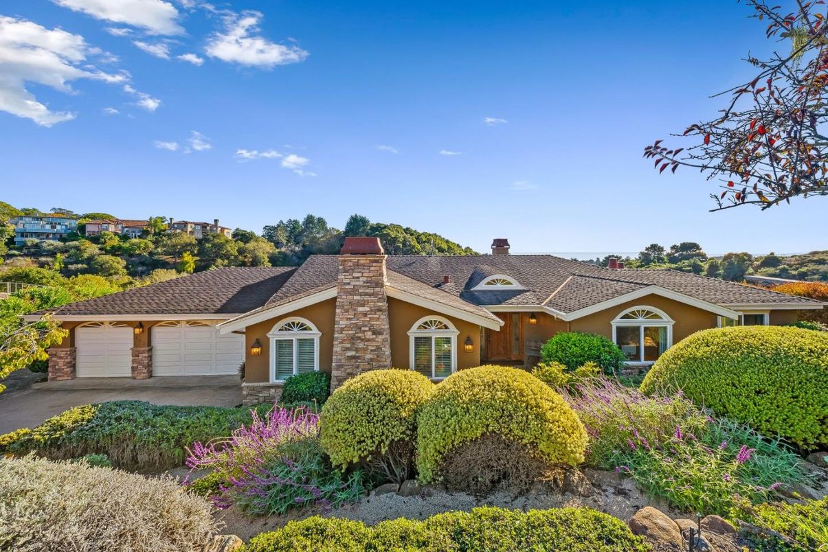 Attached, Exterior, Facade, Mediterranean