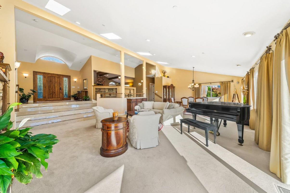 Interior, Living room, Piano, Recessed Lighting